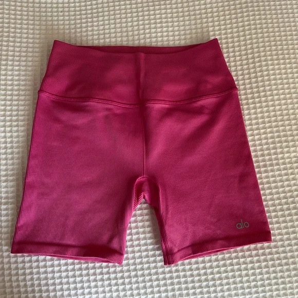 ALO Yoga Seamless Ribbed Favorite Short 5” in Paradise Pink